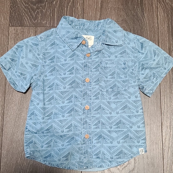 Button up - Picture 1 of 4